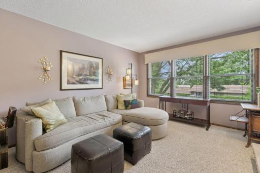 4000 W 100th Street, Bloomington, MN 55437