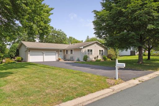 4000 W 100th Street, Bloomington, MN 55437