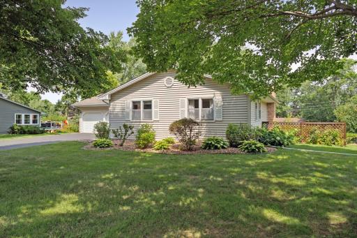 4000 W 100th Street, Bloomington, MN 55437
