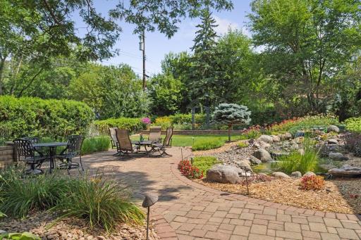 4000 W 100th Street, Bloomington, MN 55437