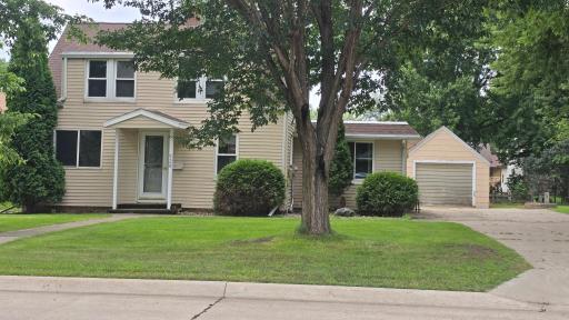 520 16th Street, Windom, MN 56101