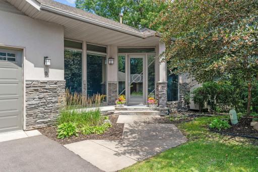 6 Summit Court, Saint Paul, MN 55127