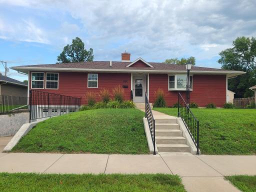 206 Walnut Avenue N, Canby, MN 56220