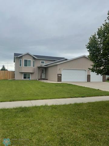 3527 Lincoln Street S, Fargo, ND 58104