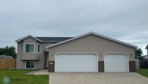 3527 Lincoln Street S, Fargo, ND 58104