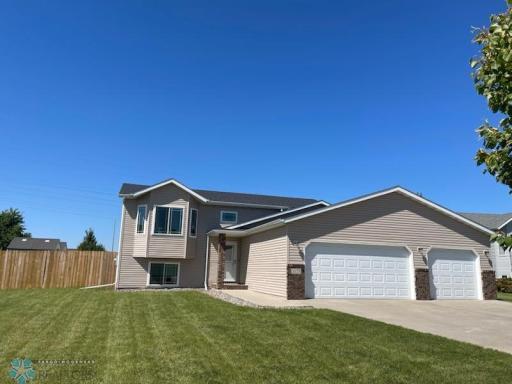 3527 Lincoln Street S, Fargo, ND 58104