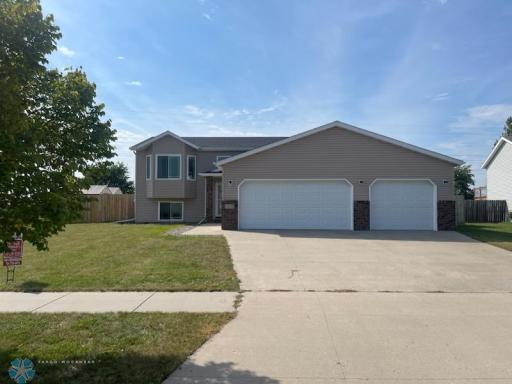 3527 Lincoln Street S, Fargo, ND 58104