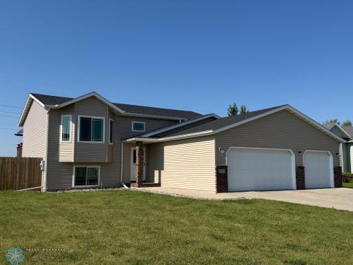 3527 Lincoln Street S, Fargo, ND 58104