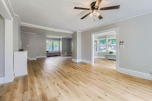197 Congress St W - Web Quality - 011 - 20 Family Room.jpg