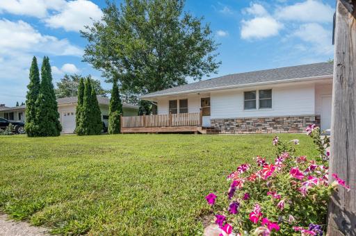 320 S Waterville Avenue, Le Center, MN 56057