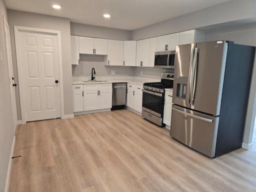6700 75th Avenue N, Minneapolis, MN 55428