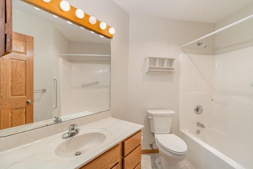 Full Bathroom #2