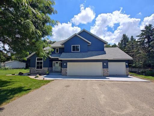 42433 Kerns Drive, North Mankato, MN 56003
