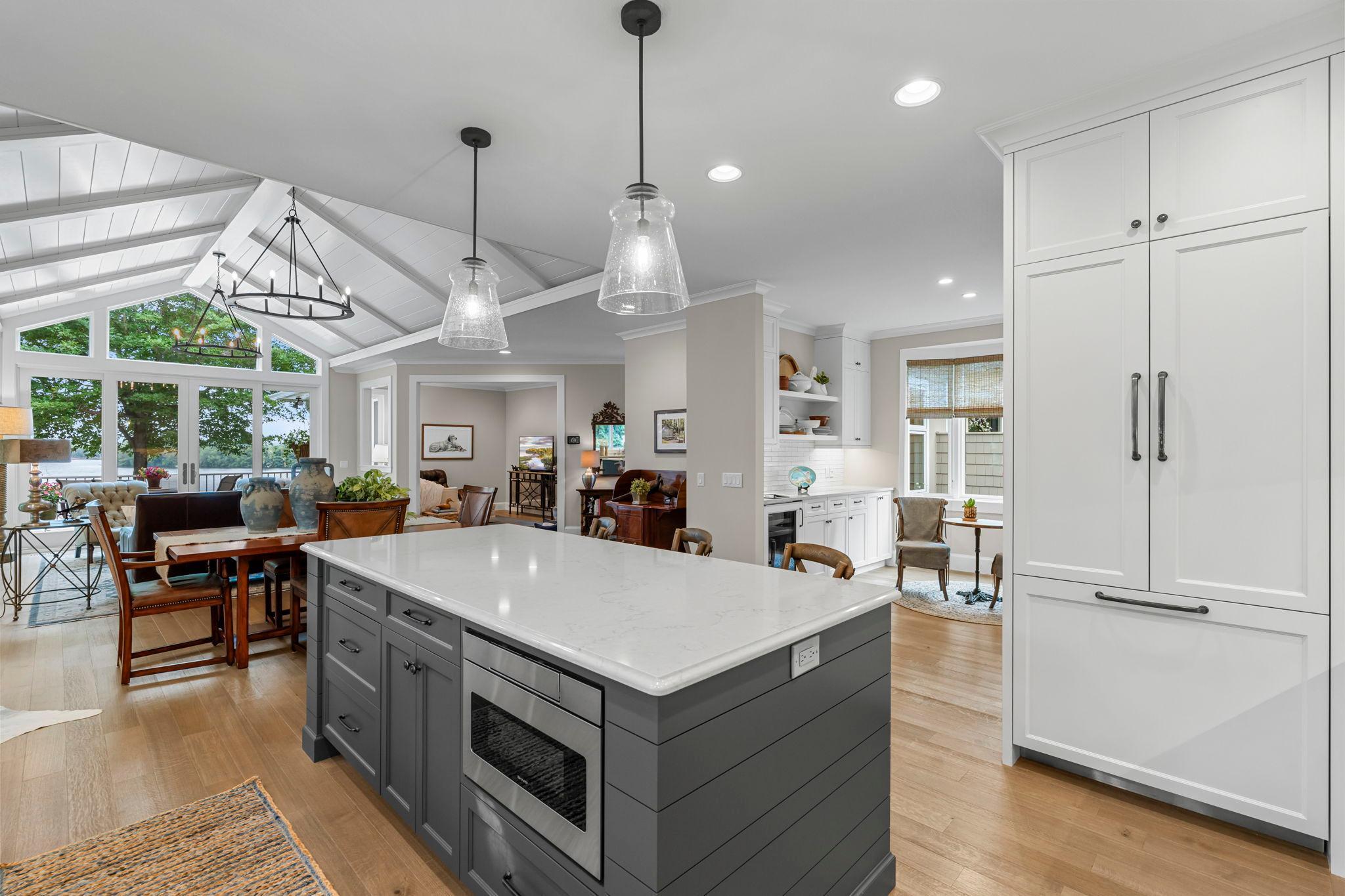 Kitchen open floorplan..great for entertaining!