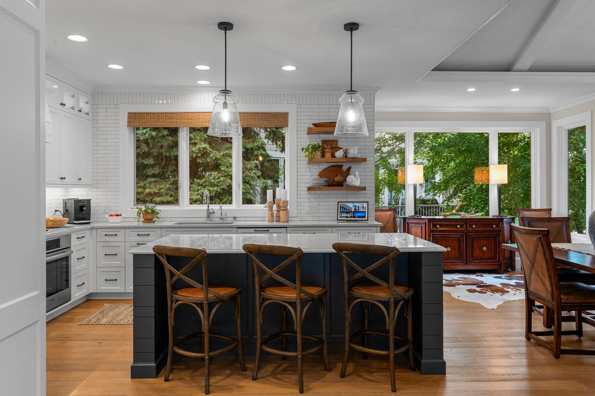 Love this island for entertaining!