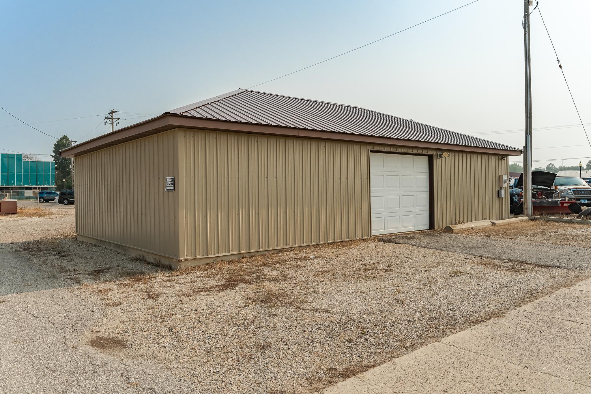 1007 3rd Ave NE 3.jpg