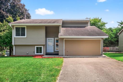 7013 Springhill Circle, Eden Prairie, MN 55346