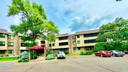 7510 Cahill Road, 214B, Minneapolis, MN 55439
