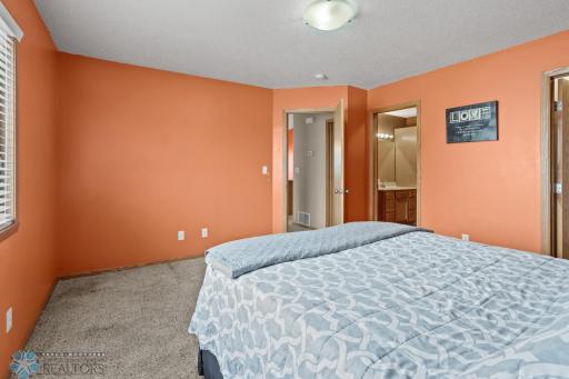 1616 41st Avenue S, Moorhead, MN 56560