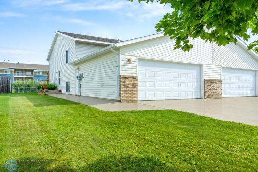 1616 41st Avenue S, Moorhead, MN 56560