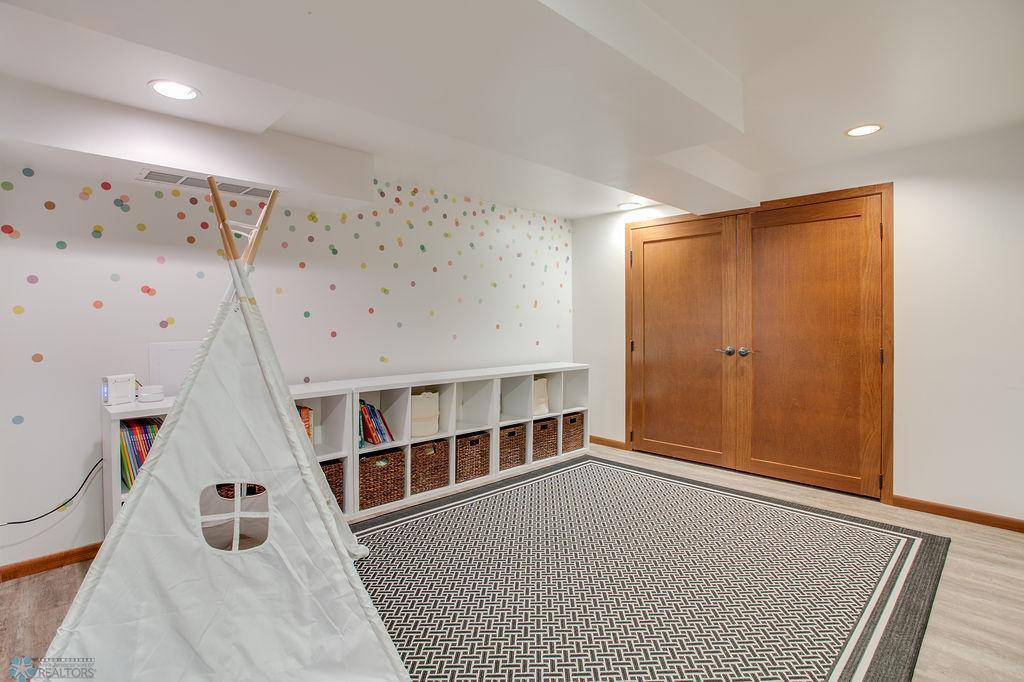 basement flex room