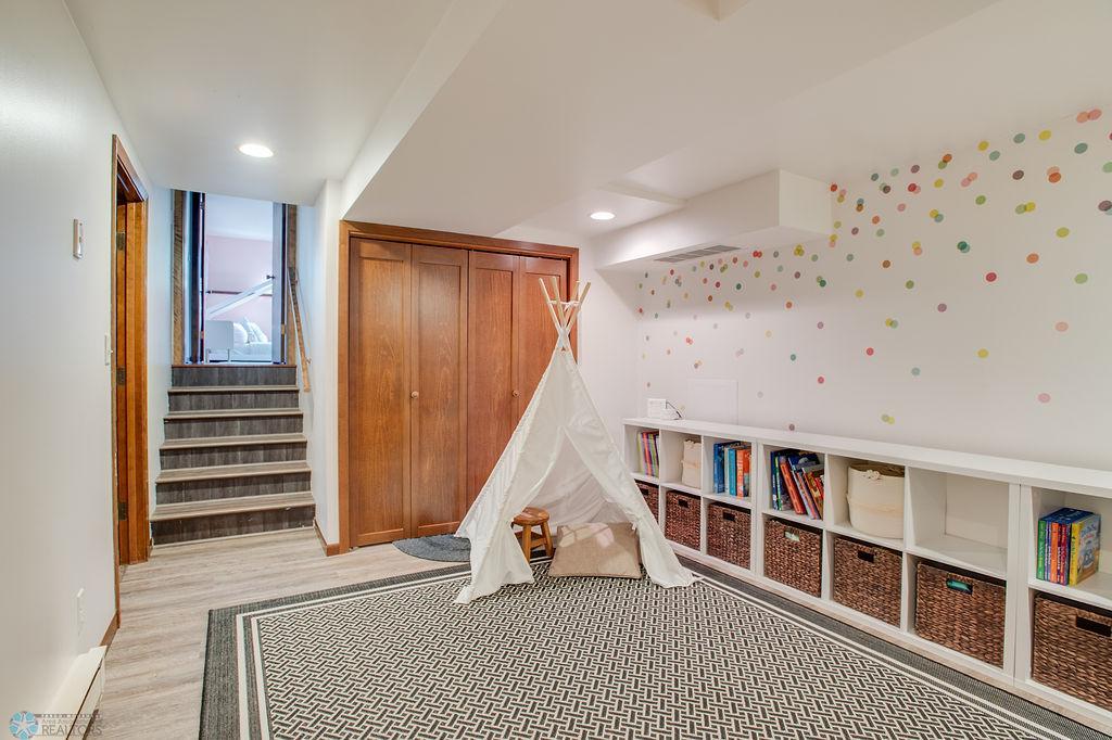 basement flex room