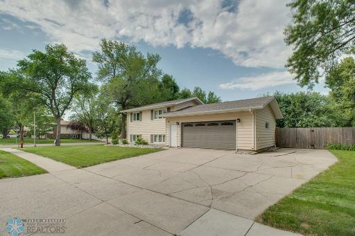 3501 Par Street N, Fargo, ND 58102