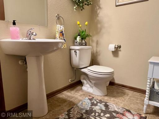 27 Benson Trail, Mankato, MN 56003
