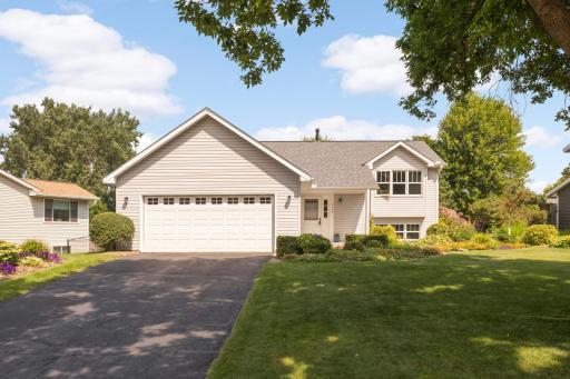 2409 Henslow Avenue N, Oakdale, MN 55128