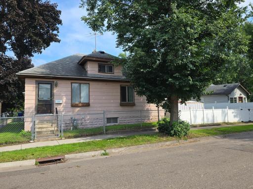 1076 Hatch Avenue, Saint Paul, MN 55103