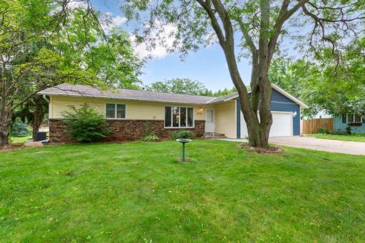 SPRAWLING 5 BEDROOM, 2 BATH, 2,000+ SQFT WALK-OUT RAMBLER .jpg