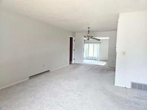 Living room/dining room