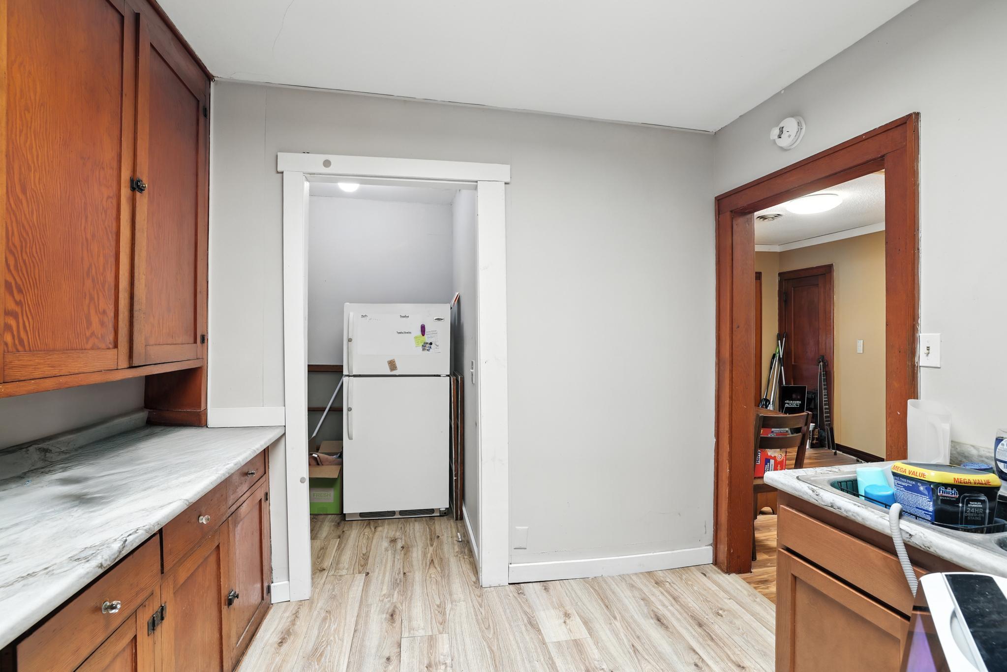 Apt 1 kitchen