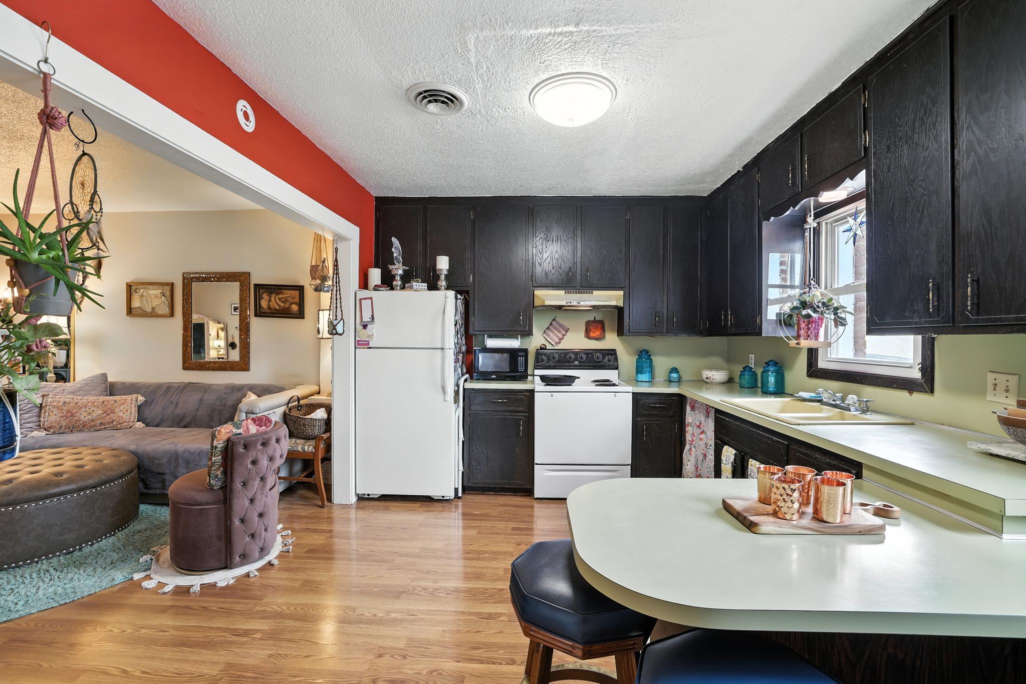 Apt 2 kitchen