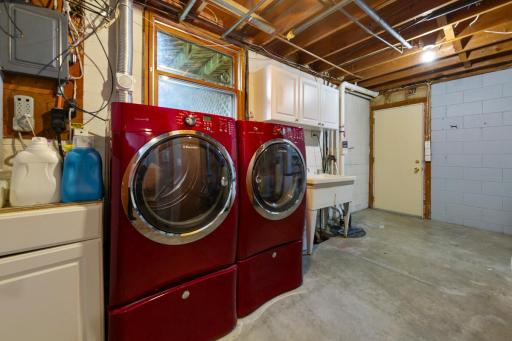 2412 E Main Street, Mankato, MN 56001