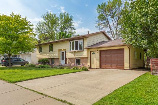 2412 E Main Street, Mankato, MN 56001
