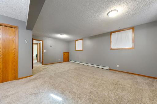 2412 E Main Street, Mankato, MN 56001