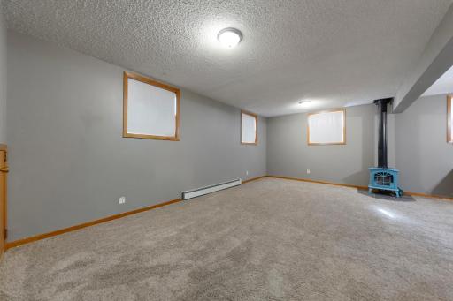 2412 E Main Street, Mankato, MN 56001