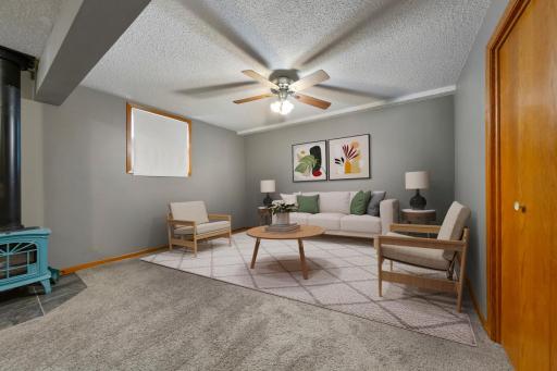 2412 E Main Street, Mankato, MN 56001