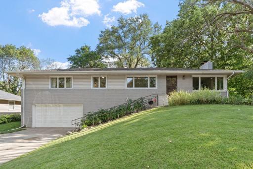 4707 W 70th Street, Edina, MN 55435
