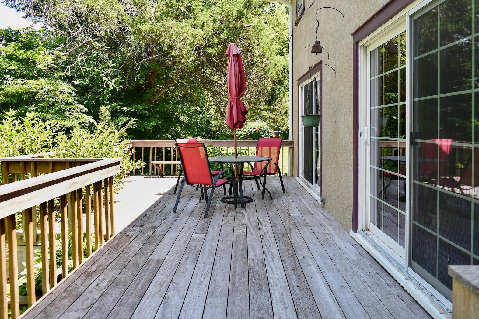28 Side Deck I.jpg
