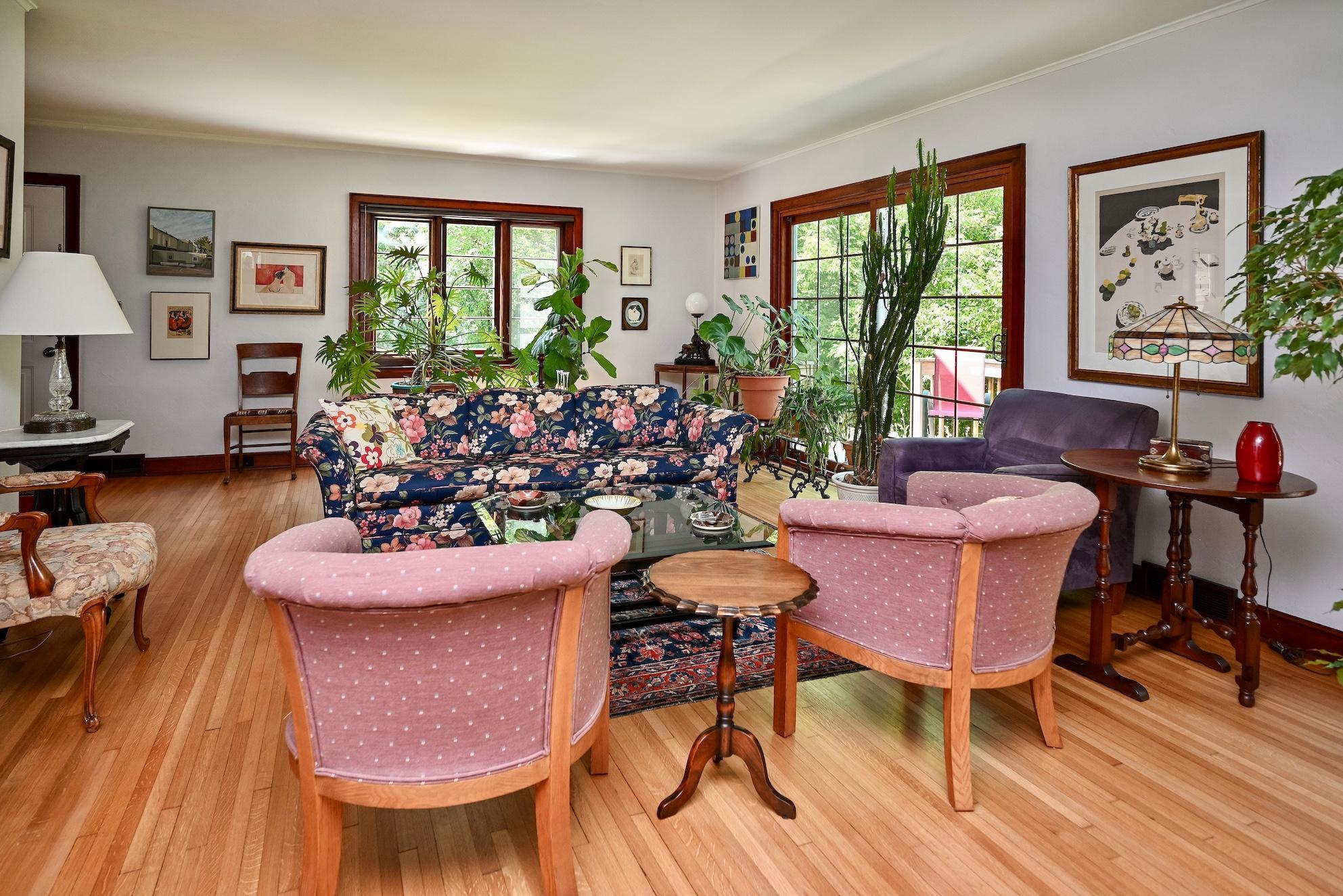 05 Living Room II.jpg