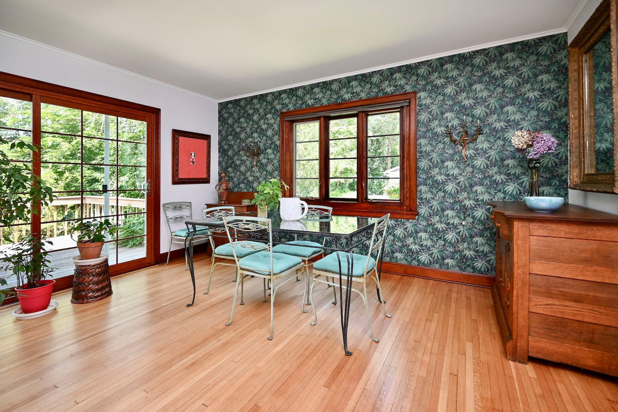 07 Dining Area.jpg