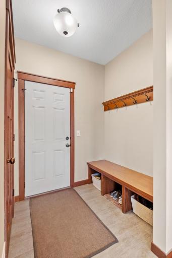 857 Oakmont Lane, Waconia, MN 55387