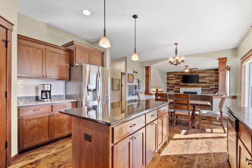 857 Oakmont Lane, Waconia, MN 55387