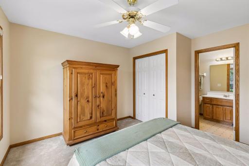 3865 N Ridge Drive, Saint Paul, MN 55123