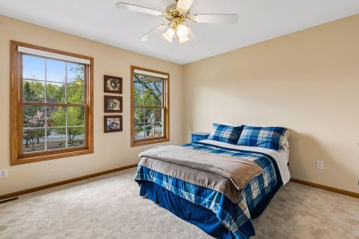 3865 N Ridge Drive, Saint Paul, MN 55123