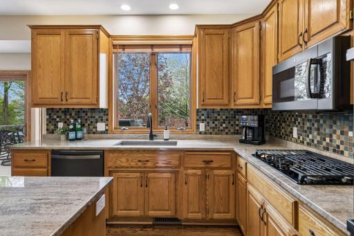 3865 N Ridge Drive, Saint Paul, MN 55123