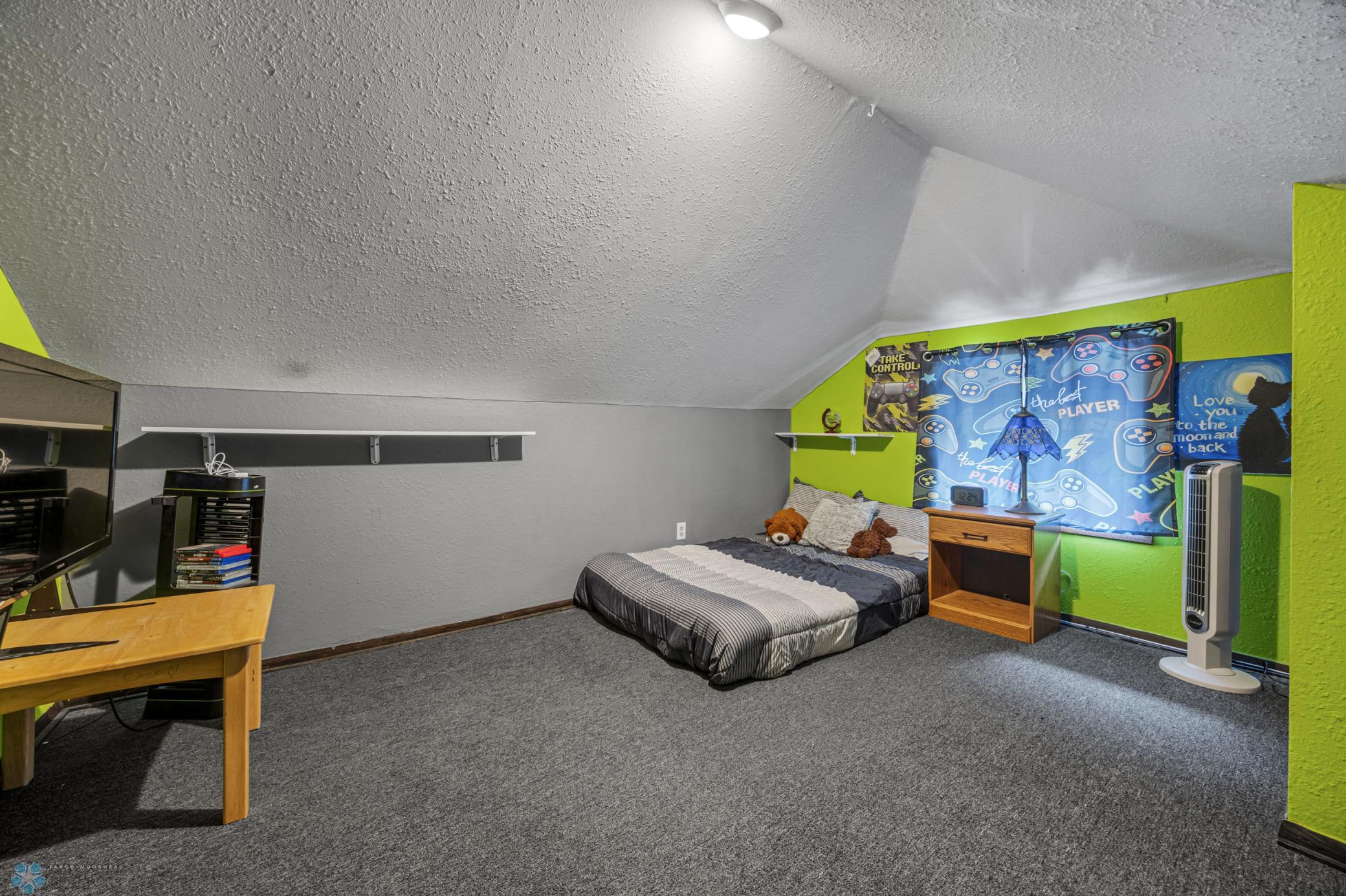 Bed 2.jpg