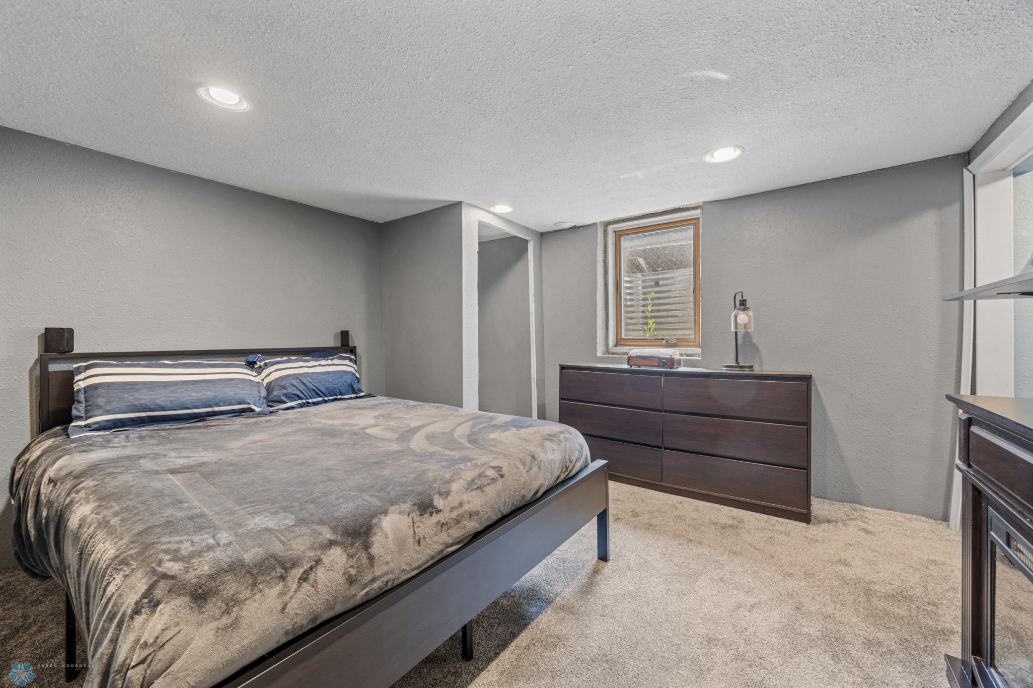 Bedroom lower.jpg
